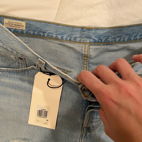NWT Levi 501 Jean Shorts - Picture 2 of 3